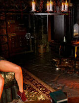 A1666 - 猩红女伯爵 Countess in Crimson v1.1+步兵版+全画廊解锁+万圣节更新 免安装中文版[8.7GB]